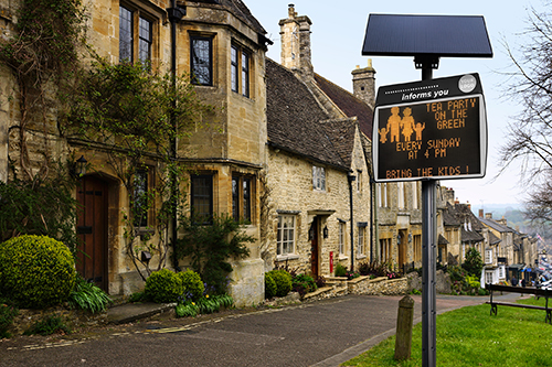 Elancity - Evocity The only outdoor LED signs that can operate on a lamppost - front view - UK
